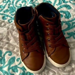 Cat&Jack toddler boys brown shoe size 7